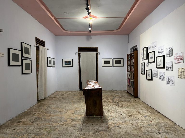 Garis Pinggir, Pameran dan Salam Perpisahan dari Pak Guru Eka